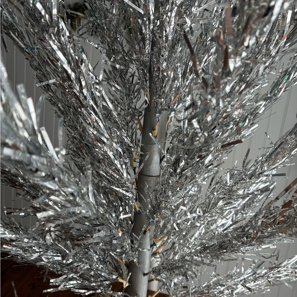 Vintage Aluminum Christmas Tree - Picture 6 of 15